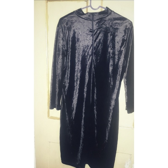 Plus size dress - Picture 3 of 3